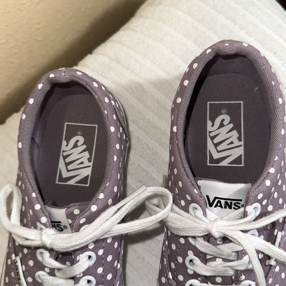 Vans sneakers size 6 - Picture 2 of 7